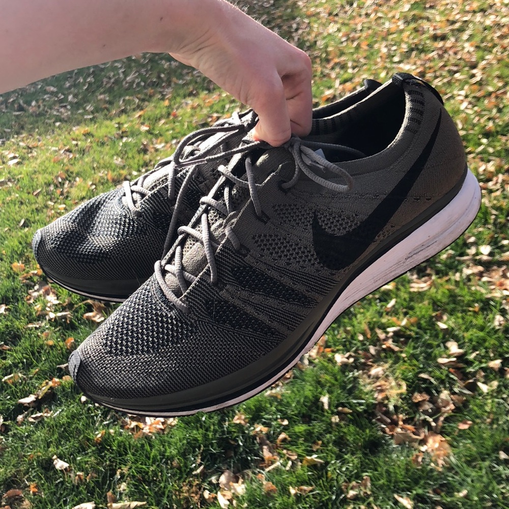Olive green men’s Nikes size 11